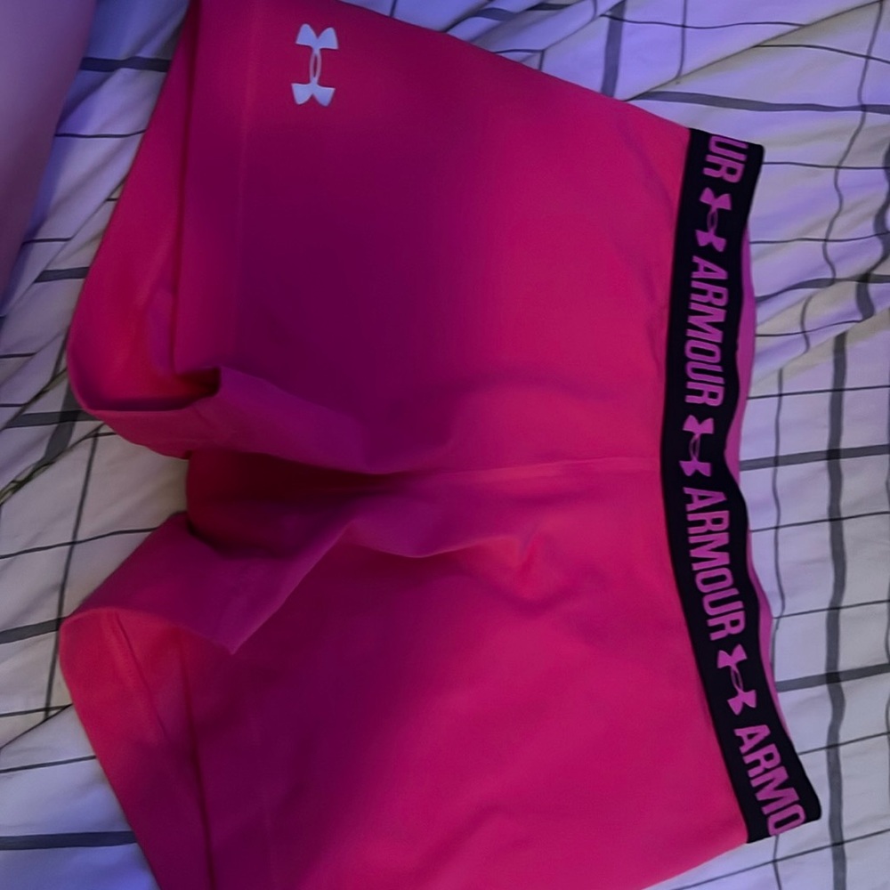 Under Armour. Size medium.